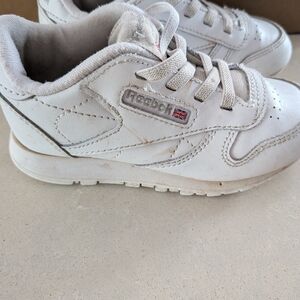 Reebok classics Kids Sneakers With box